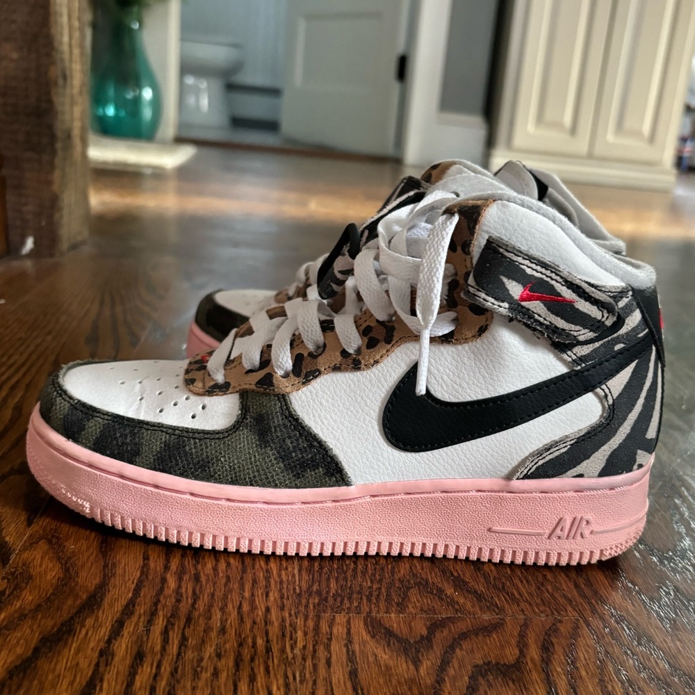 Nike Air Jordan mids
